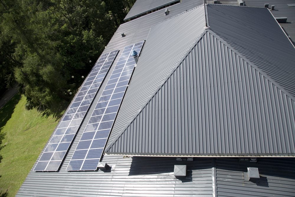 Standing seam metal roofing
